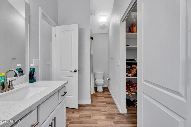 Building Photo - 1510 E Commerce Ave