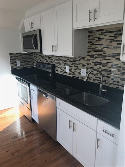 Building Photo - 25 4th St