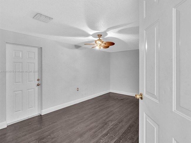 Building Photo - 2727 Treasure Cove Cir