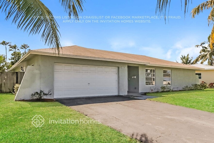Building Photo - 1154 SW 27th Ave