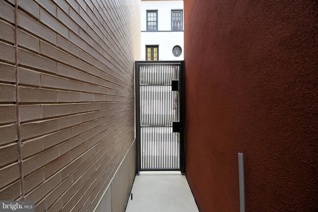 Building Photo - 107 S Van Pelt St