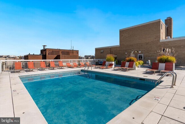 Building Photo - 1260 21st St NW