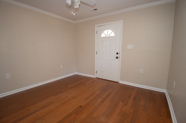 Building Photo - Charming 2-Bed, 1-Bath Home in Forest Acres!