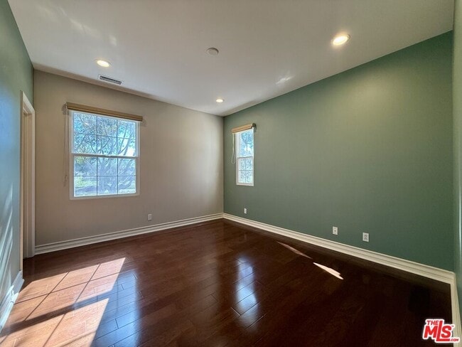 Building Photo - 68 Cornflower