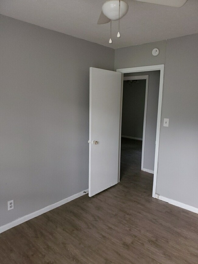 Building Photo - 112 E Garrison