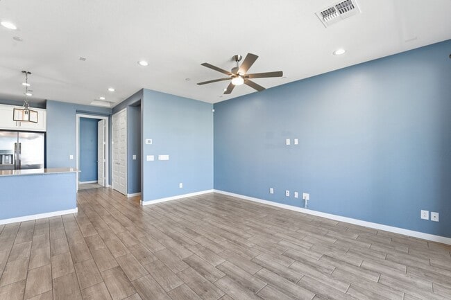 Building Photo - ** Like new Luxurious Modern townhome with 2 Master Suits in Warner Meadows**
