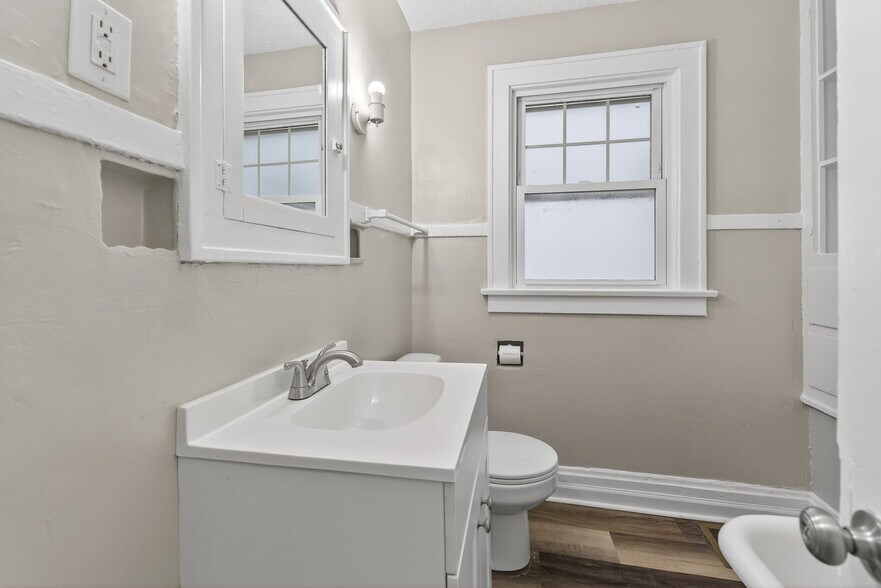 Building Photo - 1123-1125 S Ohio Ave