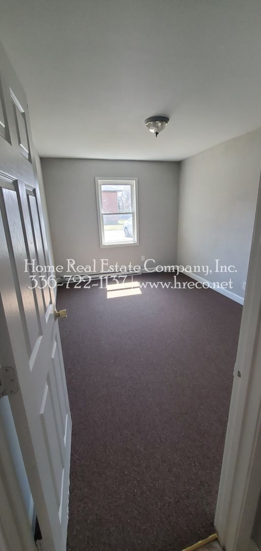 Building Photo - 2334 N Cherry St
