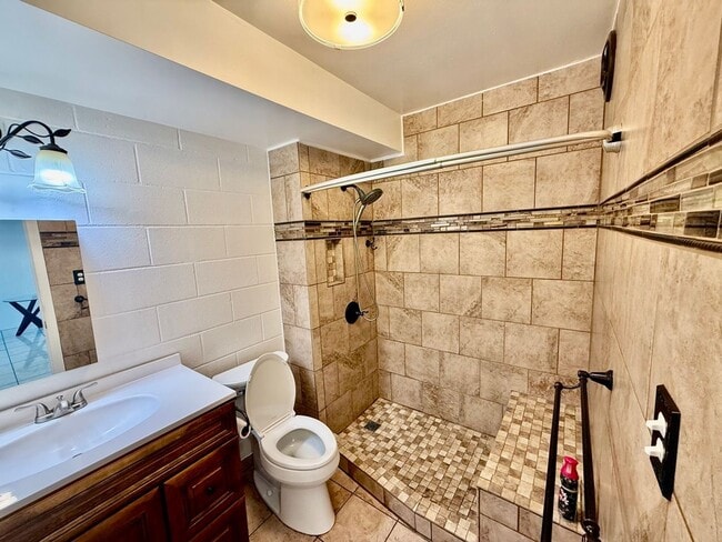 Building Photo - Ilima West Apts/2BD /1BA /1PK