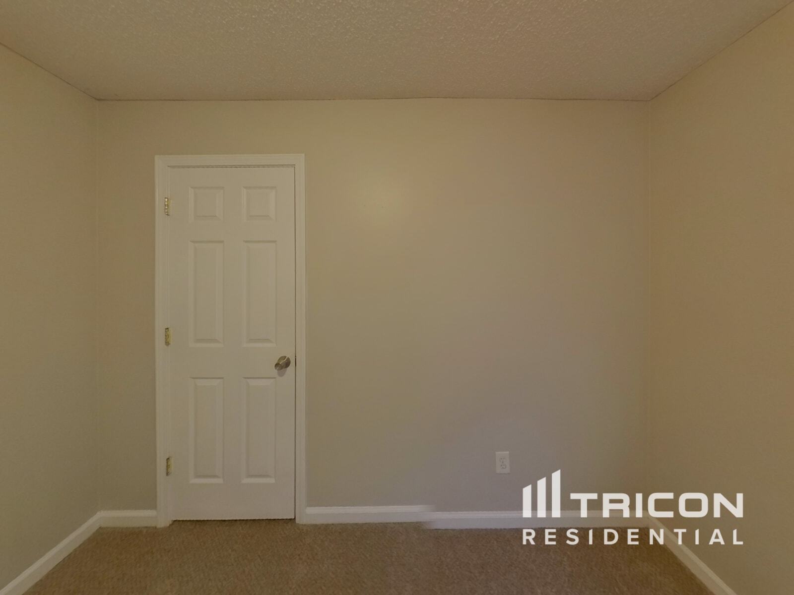 Building Photo - 2177 Red Oak Cir