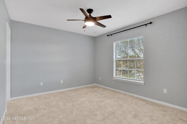 Building Photo - 336 Wooded Crossing Cir