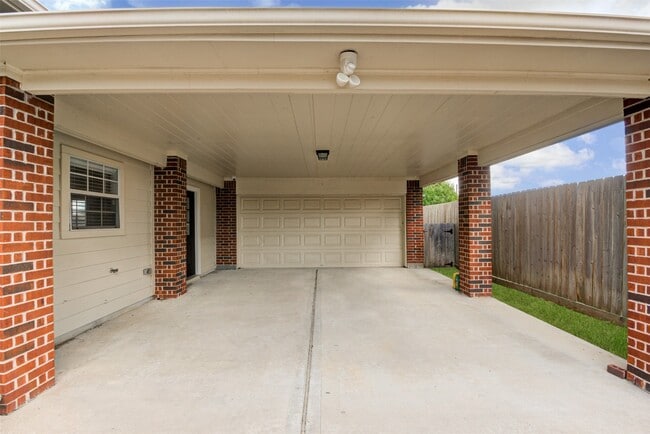Building Photo - 3403 Kerr Ln