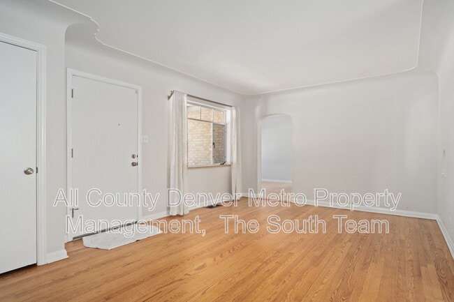 Building Photo - 2702 Meade St