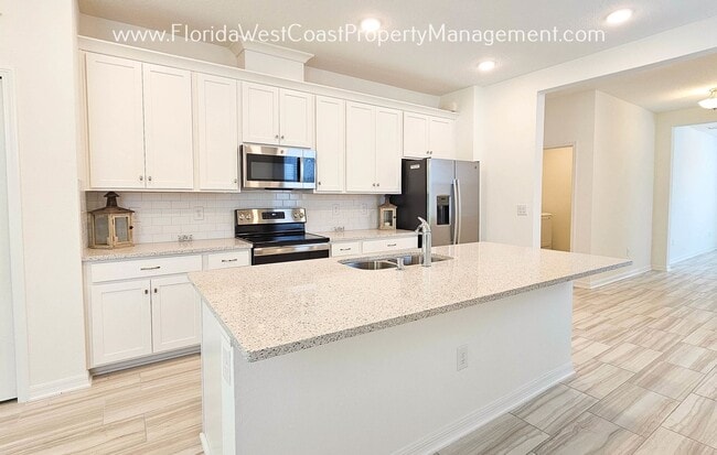 Building Photo - OUTSTANDING SUMMERWOODS -PARRISH 3 BEDROOM...