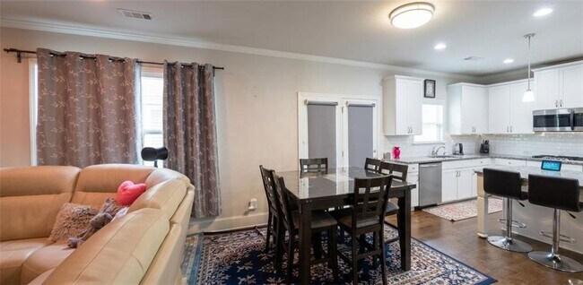 Building Photo - 4358 Mantova Dr NE