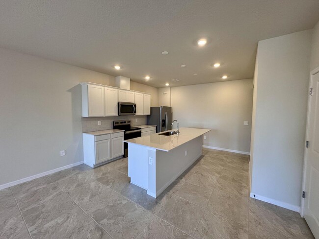 Building Photo - Brand New Townhome in Kissimmee, FL – $2,0...