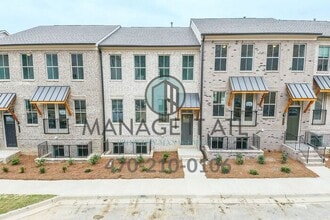 Building Photo - Great location! Elegant Townhome in Doraville