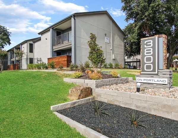 Building Photo - 3800 on Portland Apartments