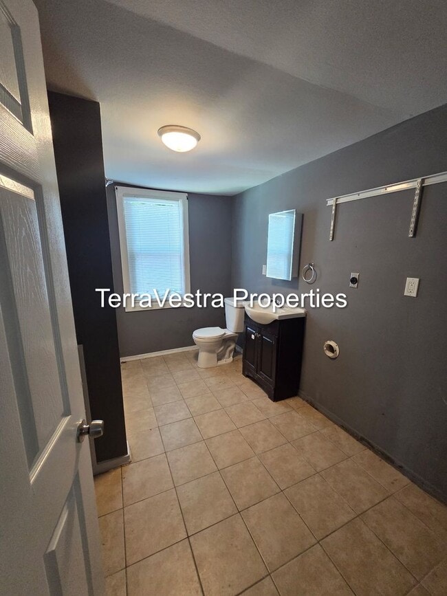 Building Photo - Single Family in Paulsboro! Eligible for $500 Security Deposit.