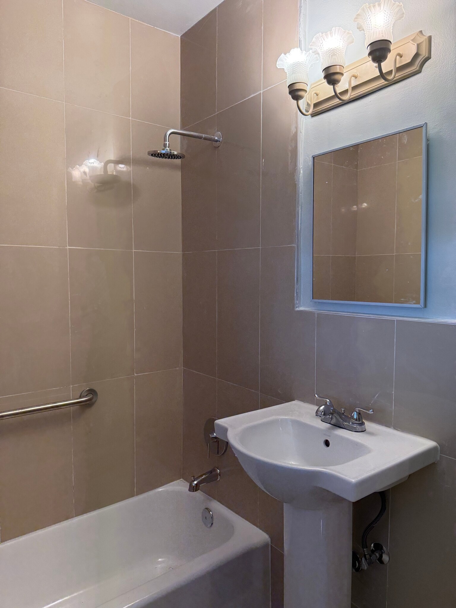 Bathroom - 660 NE 132nd St