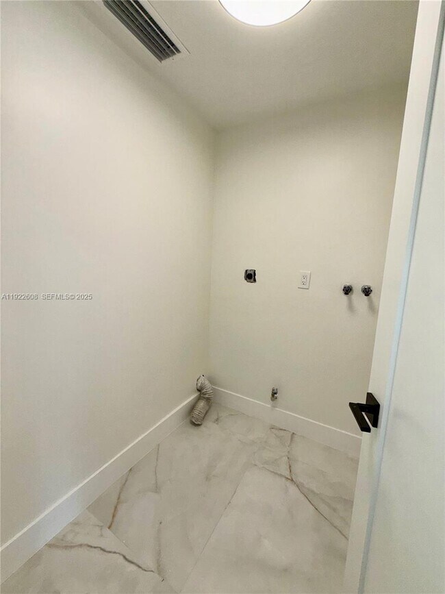 Building Photo - 15254 SW 109th St