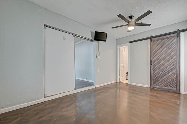 Building Photo - 8414 Flintridge Dr