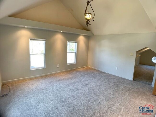 Building Photo - Spacious 3 Bedroom House in Niles
