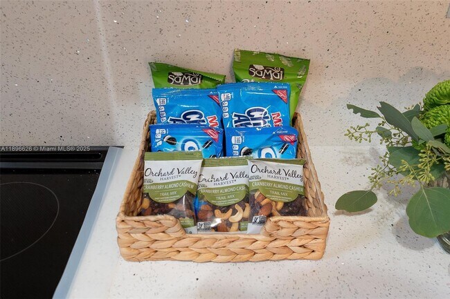 Building Photo - 312 SW 12th Ave