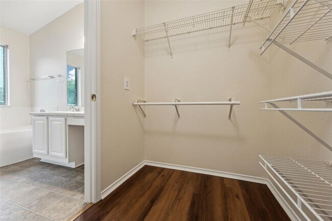 Building Photo - 11201 Canterbury Tales Ln