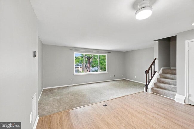 Building Photo - 8346 Stationhouse Ct