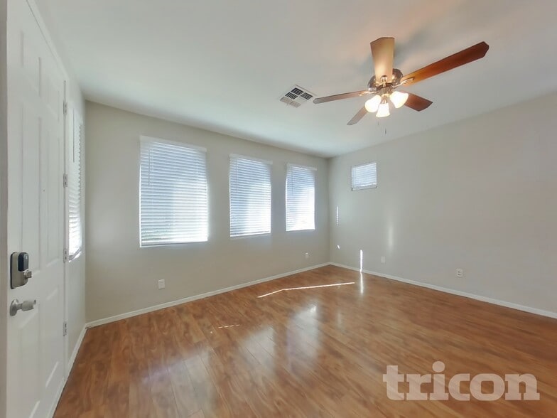 Building Photo - 3812 S 54th Glen