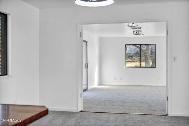 Building Photo - 430 Calle De La Plata