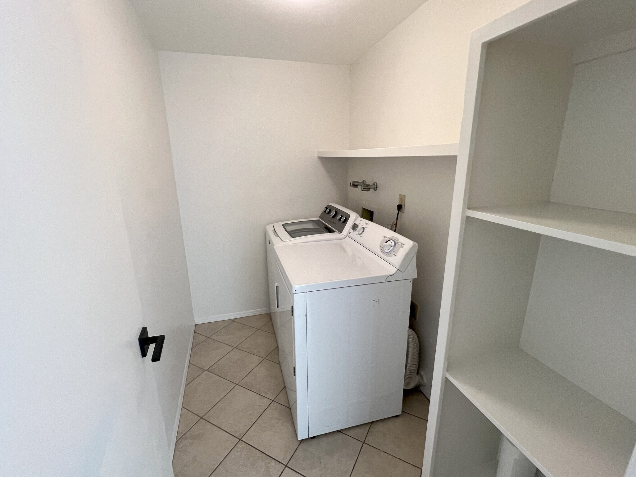 Building Photo - 1656 N Jerrie Blvd