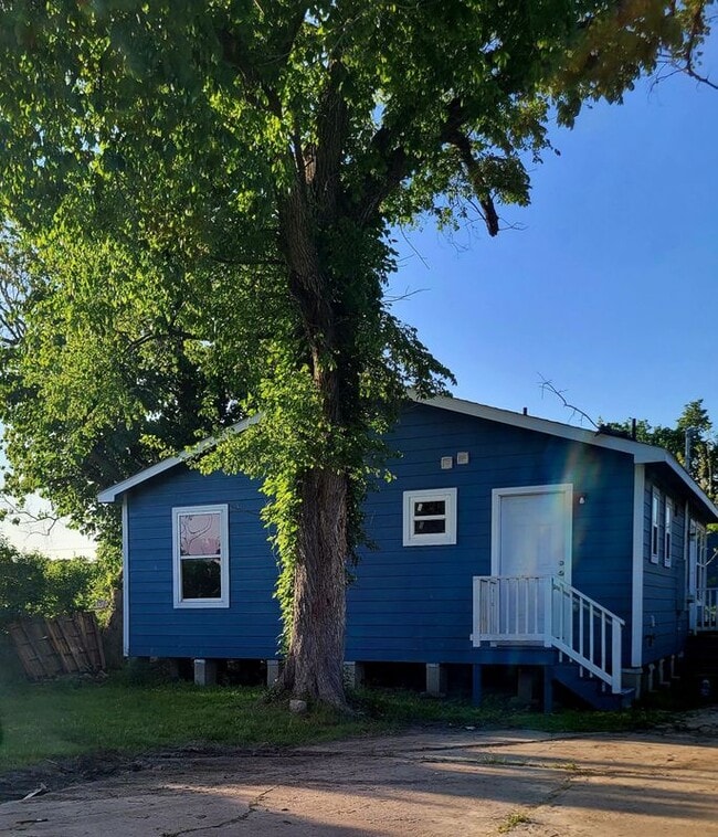 Building Photo - 7608 E Magnolia, B