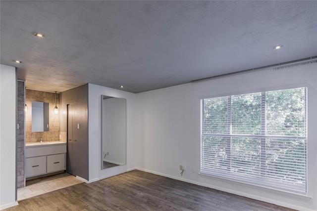 Building Photo - 4211 Holland Ave