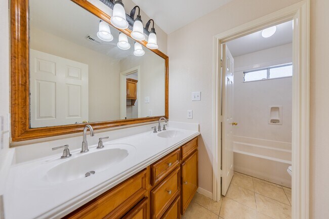 Building Photo - 8514 Bonner Dr