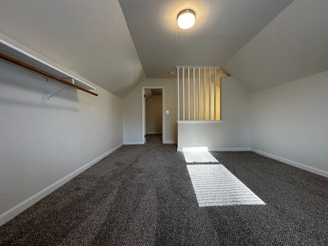 Building Photo - Recently Renovated 3 Bedroom 1 Bath Single...