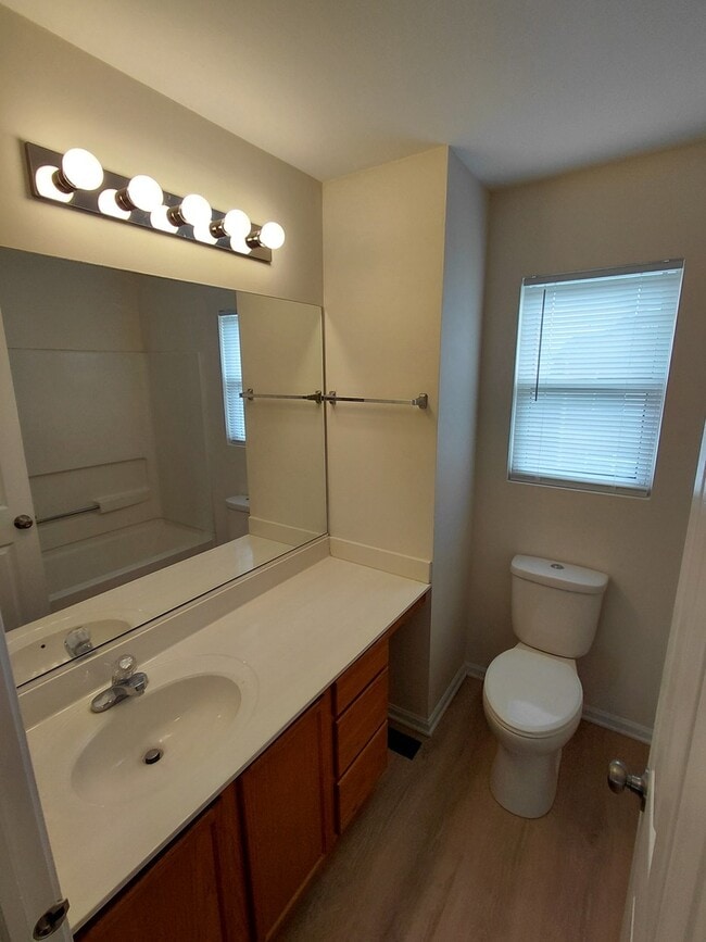 Building Photo - 7214 Bradley Dr