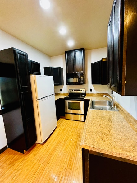 Building Photo - 13325 Brush Creek Rd