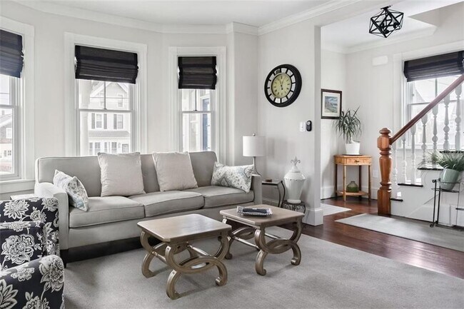 Building Photo - 16 Carroll Ave