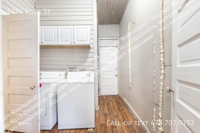 Building Photo - 1374 Ross St