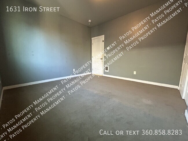 Building Photo - 1631 Iron St