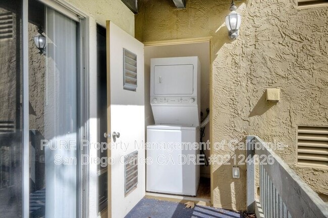 Building Photo - 17181 W Bernardo Dr