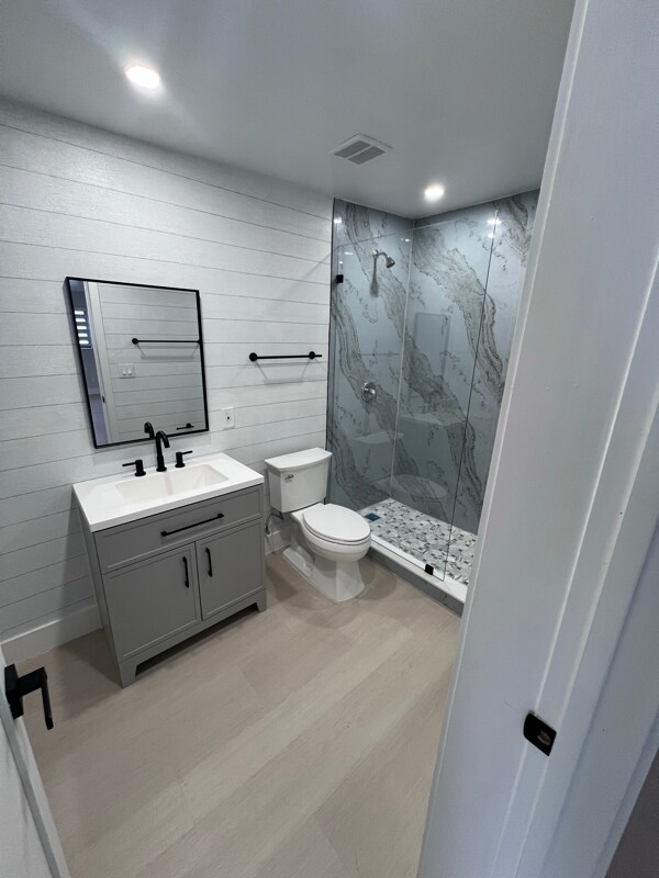 Building Photo - 160 E 34th St