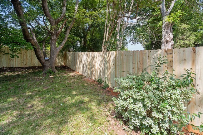 Building Photo - Newly Renovated Ranch Home In SE Raleigh! Pet Friendly!