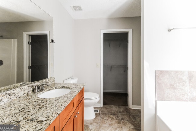 Building Photo - 4809 Shallow Farm Dr NE