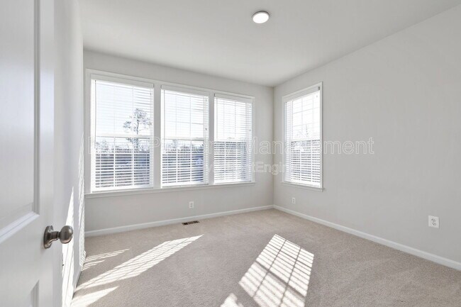 Building Photo - 8010 Wistar Glen Dr