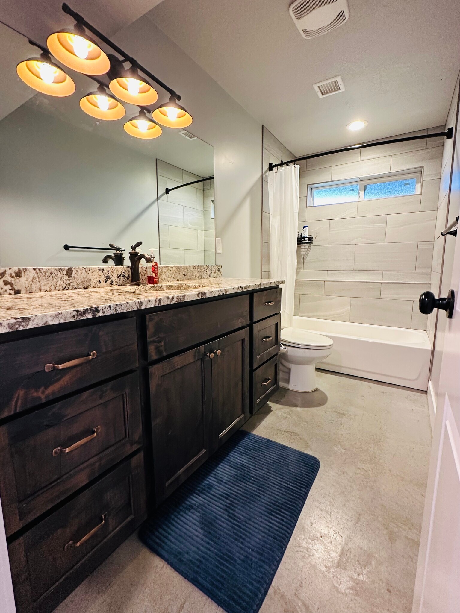 Building Photo - 583 N 400 E