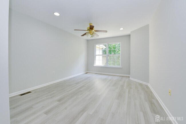Building Photo - 34 Forest Dr