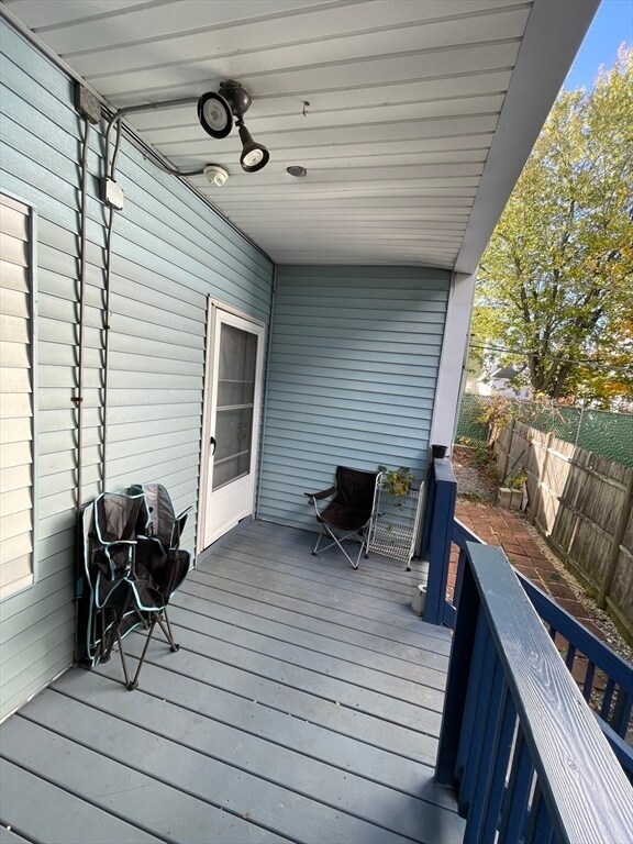 Building Photo - 5 Freeland Terrace